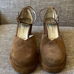 Robert Clergerie Suede Pumps